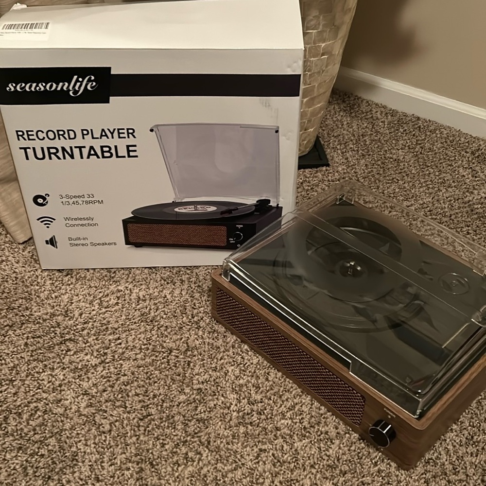 New with box Vintage vinyl record player with speaker 3-Speed Wireless Bluetooth